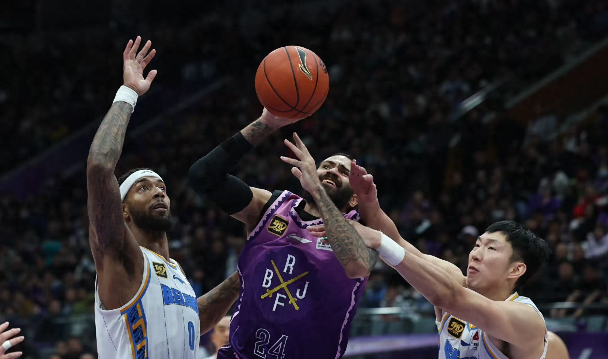 北京首钢迎CBA常规赛关键赛，转会期调整名单，媒体盛赞，临场指挥获称赞的简单介绍